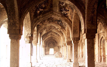 The Calm And Placid-Begumpuri Masjid
