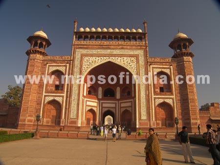 Grand Entrance Taj Mahal