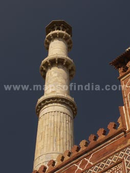 Minar At Akbar Gate
