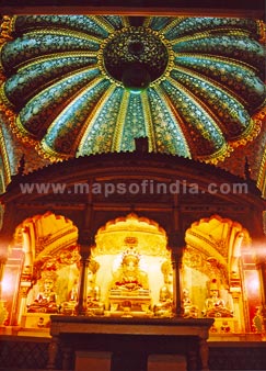 The glorious ceiling of Jain Svetambara Temple