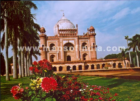 The front view if Tomb of Safdar Jung