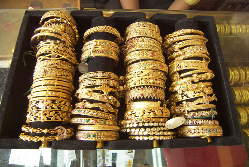 Kundan and meenakari gold bangles