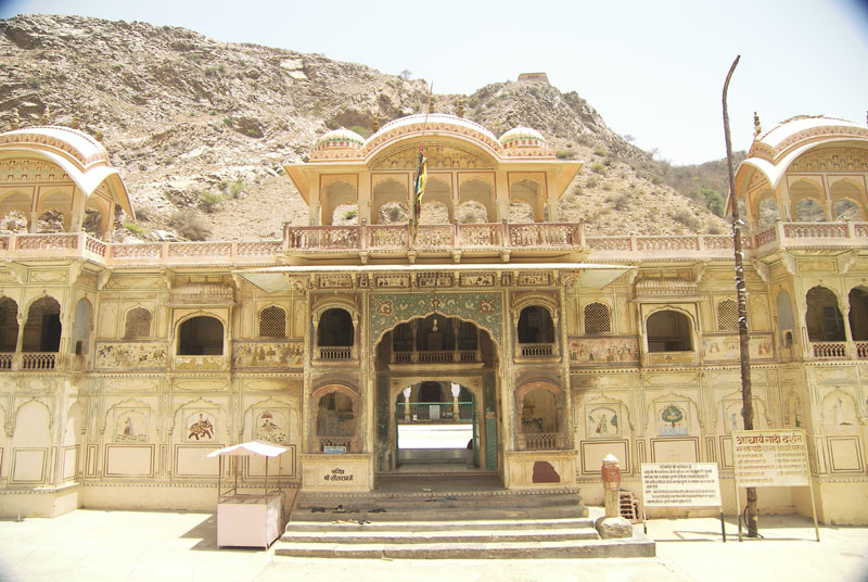 Sitaramji-temple-at-Galtaji