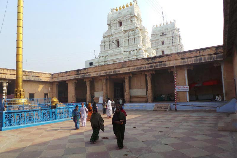 Devotees at Sri Ranganatha Temple in Vrindavan