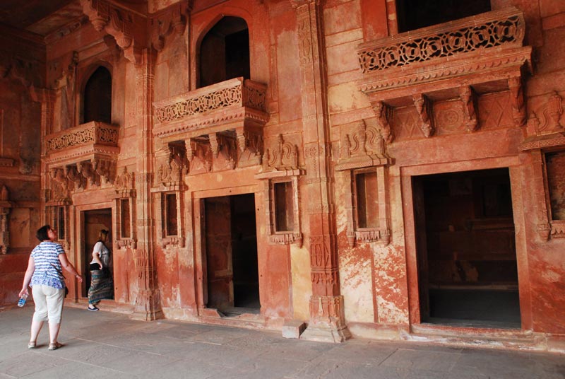 Visitors watching Interiors of Jodha Bai's Palace