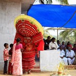 Puthiya Bhagavathy Theyyam Listening to devotees