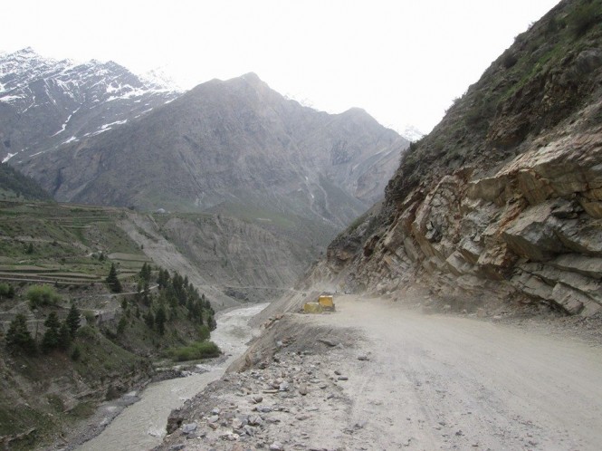 Road before Tandi