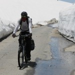 Cycling through Rohtang Pass