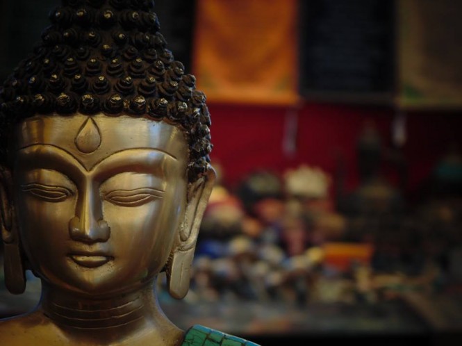 Budhha Statue in Tibetan market