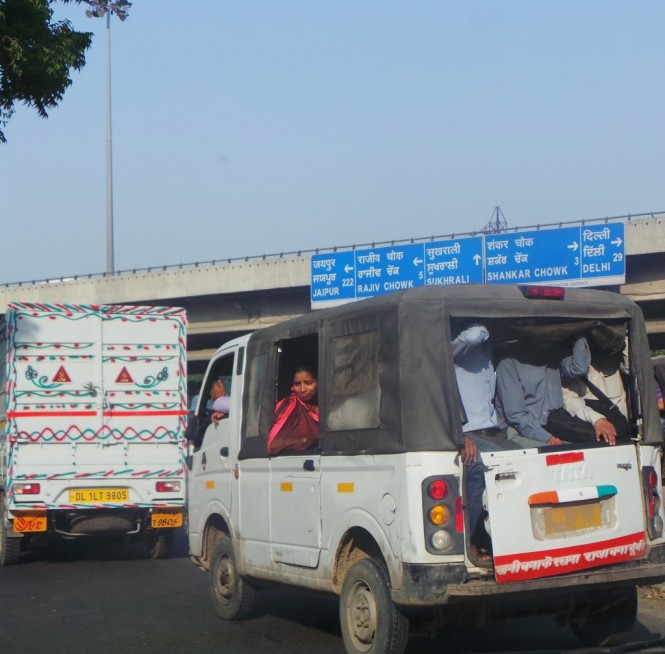 Overcrowded Gurgaon Vehicles