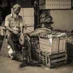 knife-sharpening-man