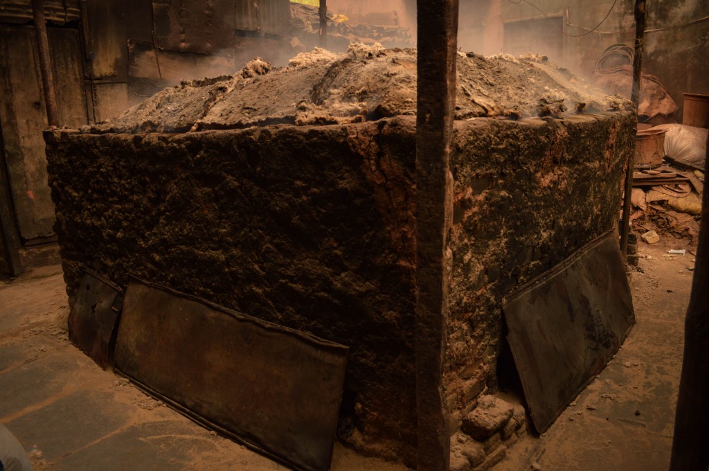 Brick kiln for baking earthen pots