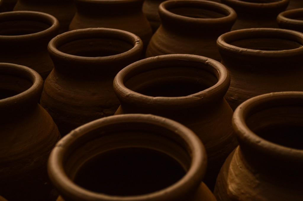 Earthen pots