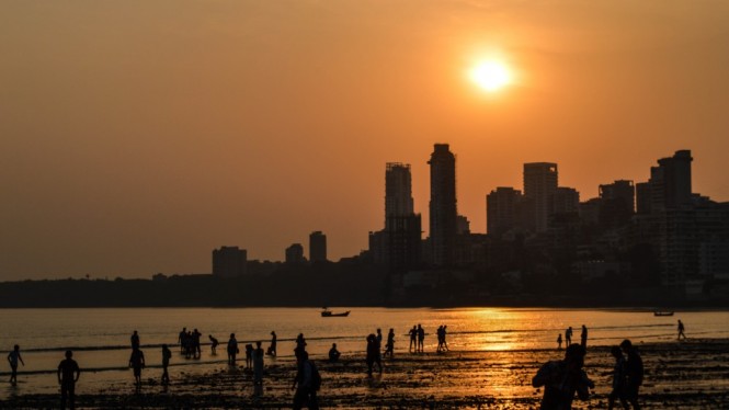 Sunset at Girgaum Chowpatty