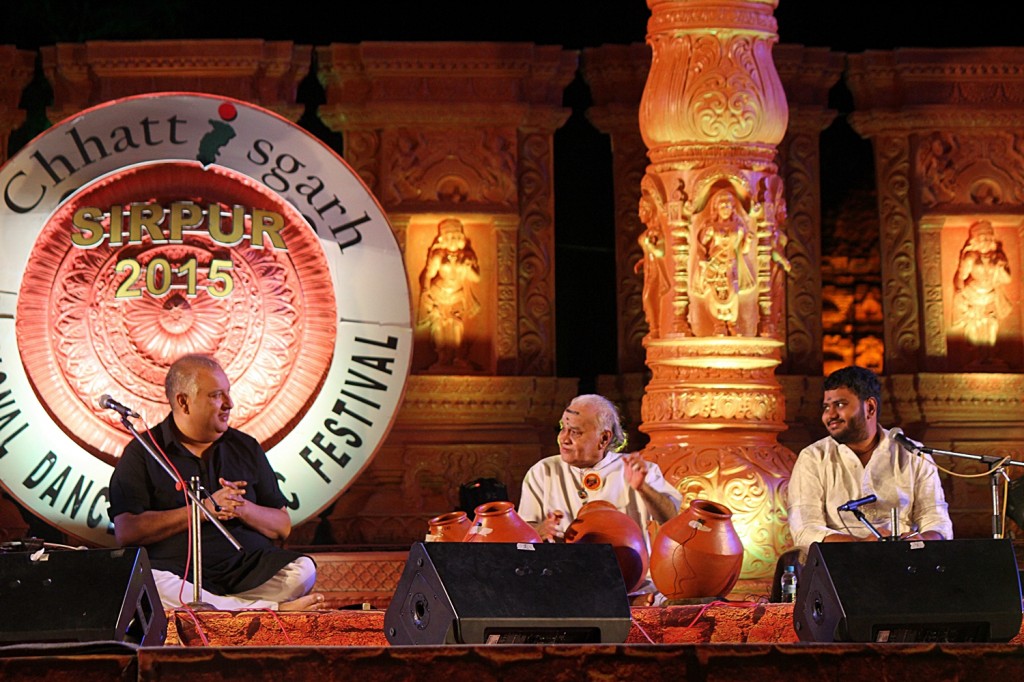 Ustaad Shujaat Khan , Vidwan Vikku Vinayakram (ghatam) Sirpur Festival, Chhattisgarh