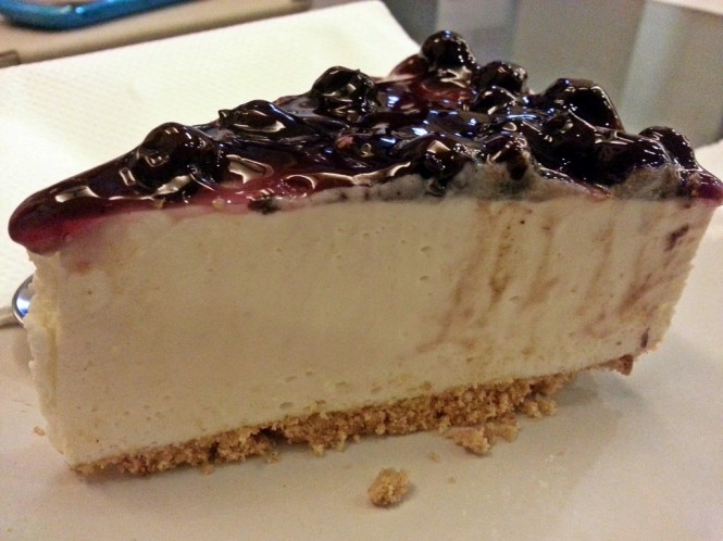 Blueberry cheese cake at Lavazza Cafe, Delhi