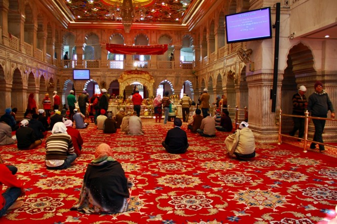Grand hall at Gurudwara Sis Ganjh