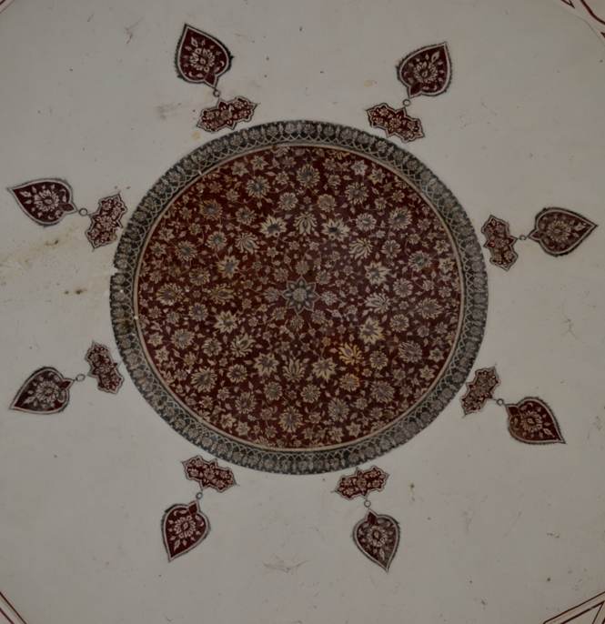 A floral design on the ceiling of Mughal Gate