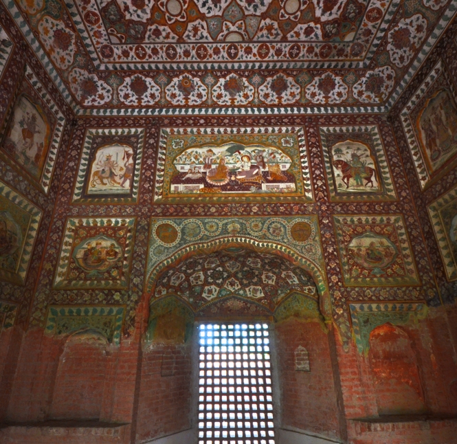 Remaining frescoes inside temple at Pul Kanjari Monument