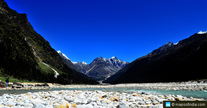 Travel to Yumthang sikkim