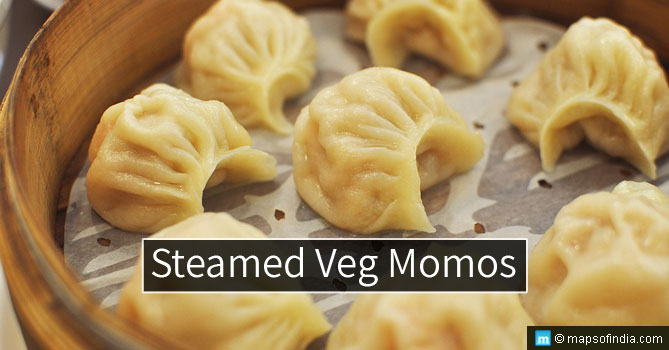 Steamed veg momos