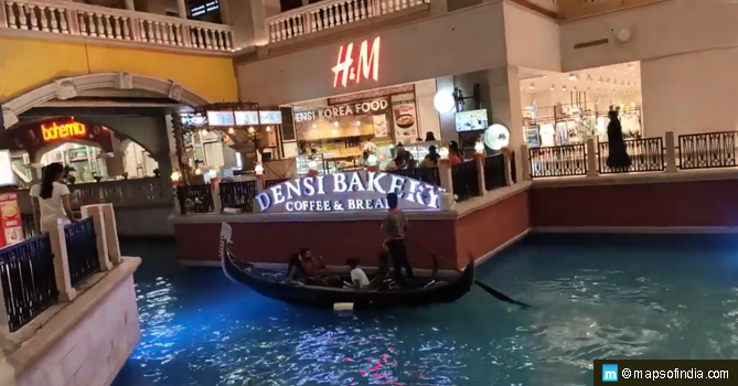 Boating in The Grand Venice Mall