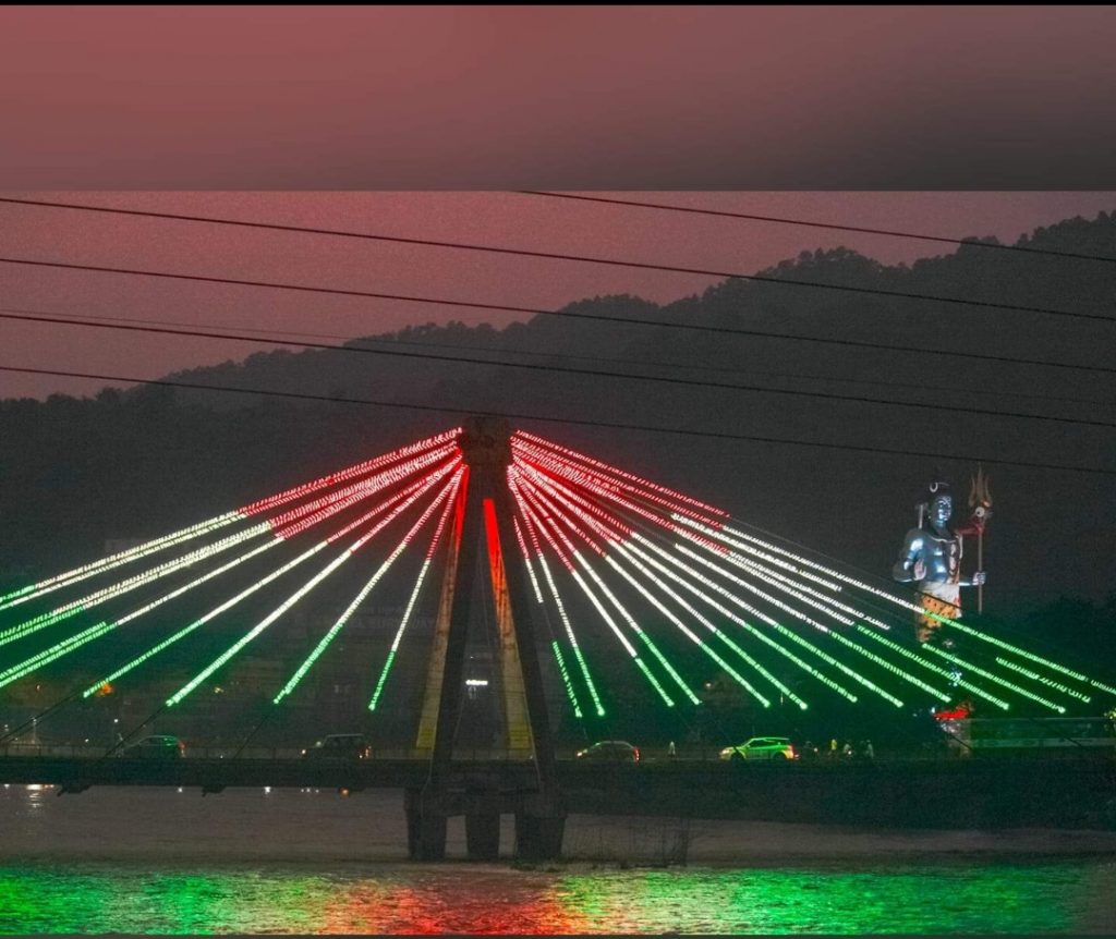 Beauty marvel at Haridwar