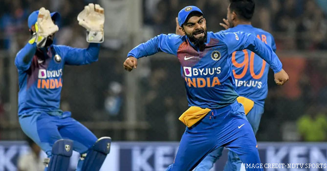 India and West Indies are gearing up for the do or die clash in the ODI series decider at the Barabati Stadium in Cuttack today. Kohli and his troops are looking to finish 2019 on a high note with an ODI series triumph over the Caribbean. The three-match ODI series is well poised and both the teams would like to fight with every ounce of energy they have left to snatch the series. The three-match ODI series is currently level 1-1. Rest a good refreshment Team India made a gruelling effort in the second ODI at Visakhapatnam outclassed the visitors in all the departments of the game and levelled the series. Both the teams got three days rest to regroup themselves before the series decider. Remember India has already bagged the T20I series 2-1 in its kitty. Therefore the hosts are set to repeat the same sort of performance in the deciding ODI to continue their super run. Team India enjoys off day The much-needed break with no practice scheduled on Friday had provided an opportunity to the men in blue to refresh themselves. Kohli and boys took advantage of leisure time and enjoyed the “day off”. Indian skipper Virat Kohli posted several photographs on social media, where he was seen enjoying with his teammates. Positive mood in Indian camp Kieran Pollard has been marshalling his troops effectively in this tour. Men in maroon crushed the hosts by eight-wicket in Chennai in the opening fixture, which was an alarming bell for the hosts. But team India forgot the setback and hissed back in the second ODI like an injured snake and spewed venom all over the ground in Vizag. The visitors had no ammunition to fight and let their arms down and the hosts levelled the series. Rohit and Rahul need to blaze Team management is looking another solid show with the bat from the formidable opening pair of Rohit Sharma and KL Rahul in the deciding match. Both the batsmen hit centuries in a flash then fiery burst from Rishabh Pant and Shreyas Iyer in the death overs turned the match in India's favour. Bowlers kept the visitors on their toes most of the time, the left-arm chinaman bowler Kuldeep Yadav took his second hat-trick in ODI and bowled out the visitors for 280 runs. Finding rhythm on time by the bowlers would be handy for the men in blue in the third match. Saini replaces Chahar It is undeniable that India has suffered a minor set back before the third and deciding one day match with the injury of Deepak Chahar. The fast bowler has been ruled out of the last match against West Indies. Delhi pacer Navdeep Saini has been included in the team as his replacement. Injury of players never create any vacuum or worry in the team due to strong bench strength, which is a sign of a formidable side. Fielding a worry Despite a sweet victory in the second one day match, Kohli is not happy with the fielding of the team saying, the team should maintain a high-level standard in all the departments of the game to maintain consistency. Domination of batsmen In the first two matches of the series both the teams produced a wonderful exhibition of batting. However, West Indies is undoubtedly down the barrel after the loss in the second match but ready to bounce back in the deciding match to wrest the series from India. The Carribean has several surprise packages who can stun any team on their day and reverse the position. They had proved in the first ODI in Chennai, surpassing 280 runs with ease. India almost unbeatable at home Beating India on its backyard is not a cup of tea for any visiting side. The Carribean have to punch above their weight for overpowering the star-studded men in blue in the decider of the series. Indian bowling struggled a bit in the first match but showed a big improvement in the next match and dismissed the visitors for 280 on the placid Vizag pitch. India at least on paper is looking to seal the series but uncertainty always looms in cricket. The uncertain nature of cricket makes this game different from others. Go back the history and remember the 1983 Prudential World Cup final between the two teams, when India short-circuited the hope of the mighty West Indies and created a new history in world cricket. Related Link: T20I Series: India Registers an Emphatic Victory Against Caribbean in Series Knock Out
