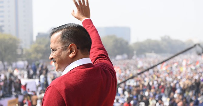 Most Watched Moments of Kejriwal's Swearing In Ceremony; No Women in Cabinet