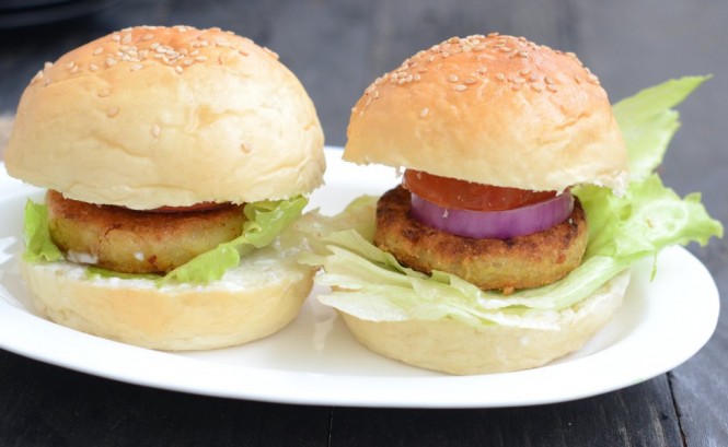 Aaloo Tikki Burger