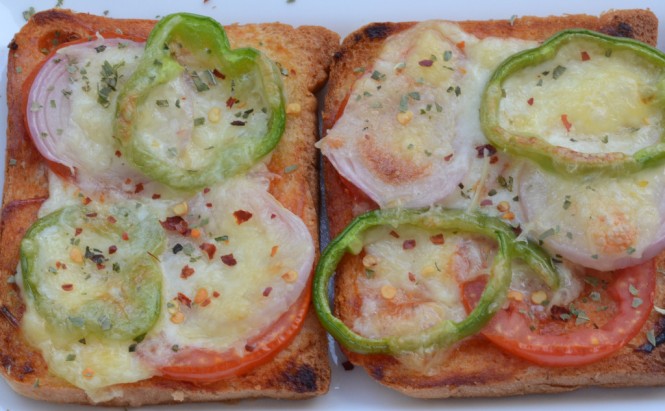 Bread Pizza