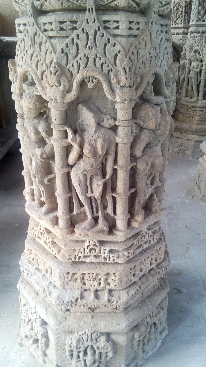 Scenes from Mahabharat at one of the pillars