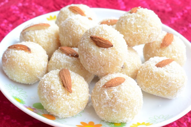 Nariyal Ke Laddu