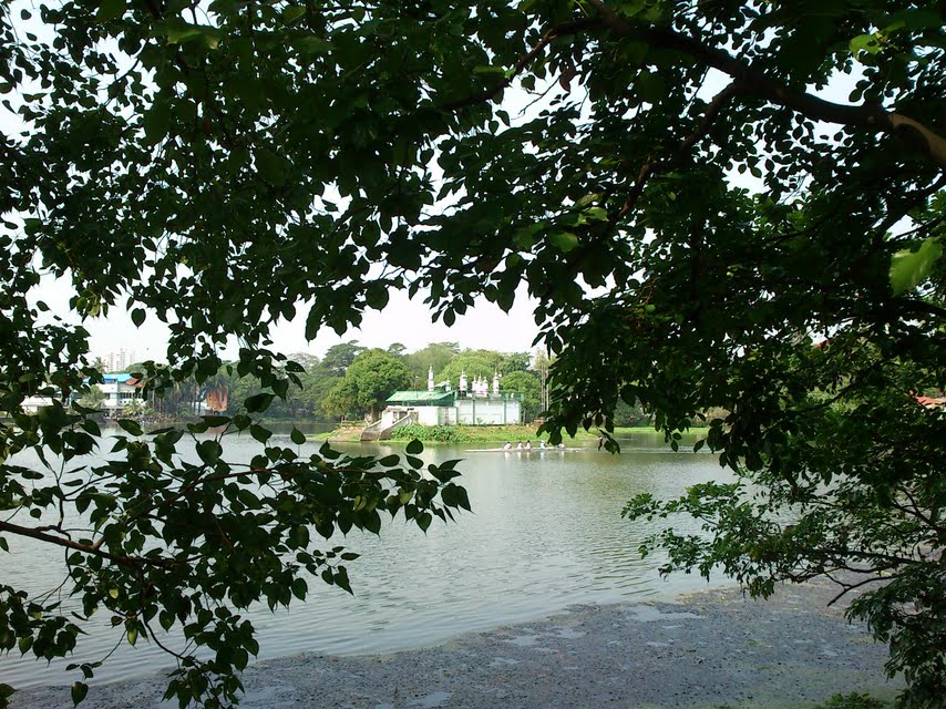 Rabindra Sarovar Lake-Kolkata