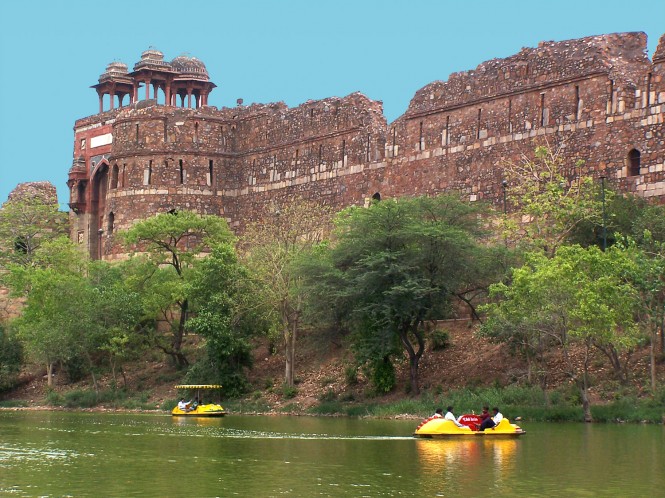 Purana Qila (Old Fort)