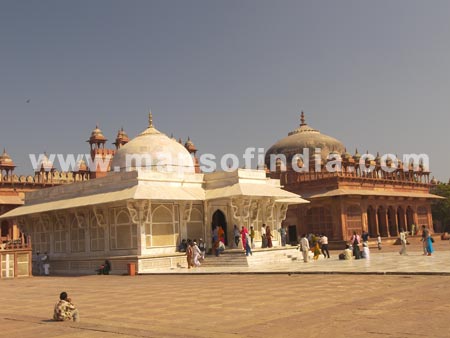 Salim Chistis Tomb