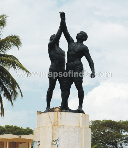 Miramar Strand Statue