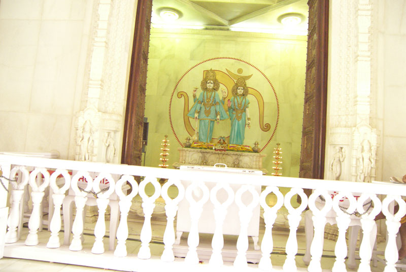 Idols of Lord Vishu and Goddess Lakshmi inside Birla Temple