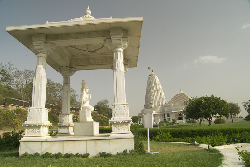 Lush green garden around Birla Temple