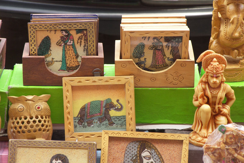 Wood crafted handicrafts