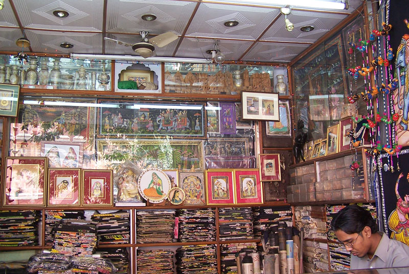 Jaipuri wooden art pieces and decorative items available at Kishanpole Bazar