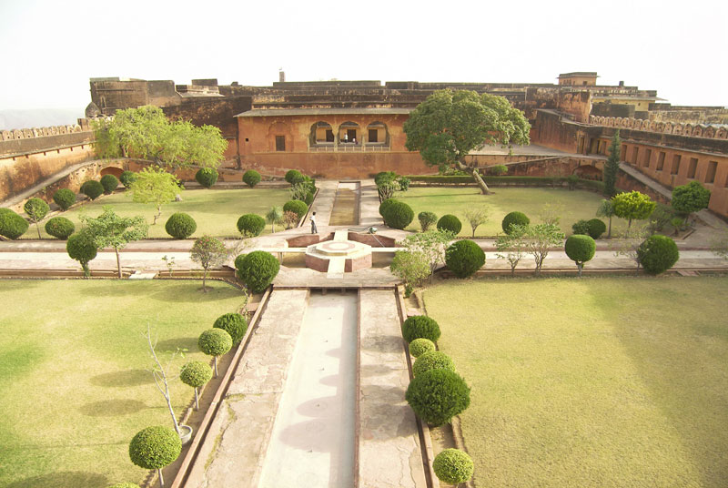 Charbagh garden at Jaigarh Fort