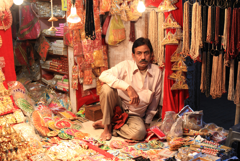 Shop outside The Dwarkadheesh Temple Mathura