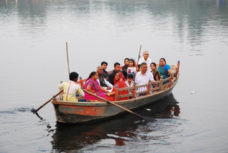 People enjoying Boat ride at Vishram Ghat